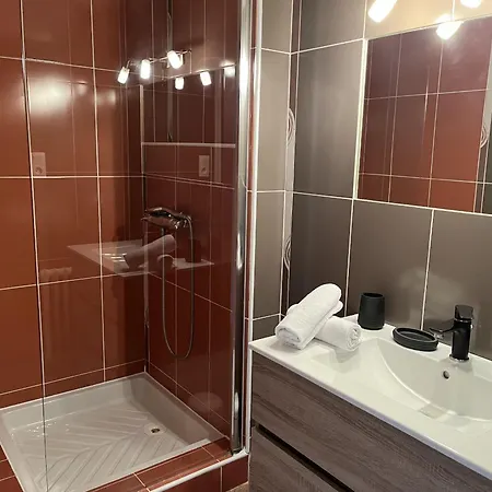 T3 Carnot Hyper Centre Apartment *